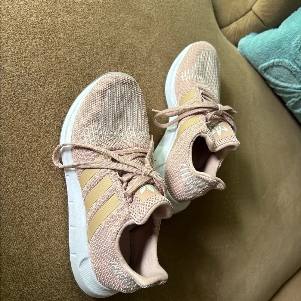 Adidas Women's Light Pink Sneakers - Picture 3 of 9